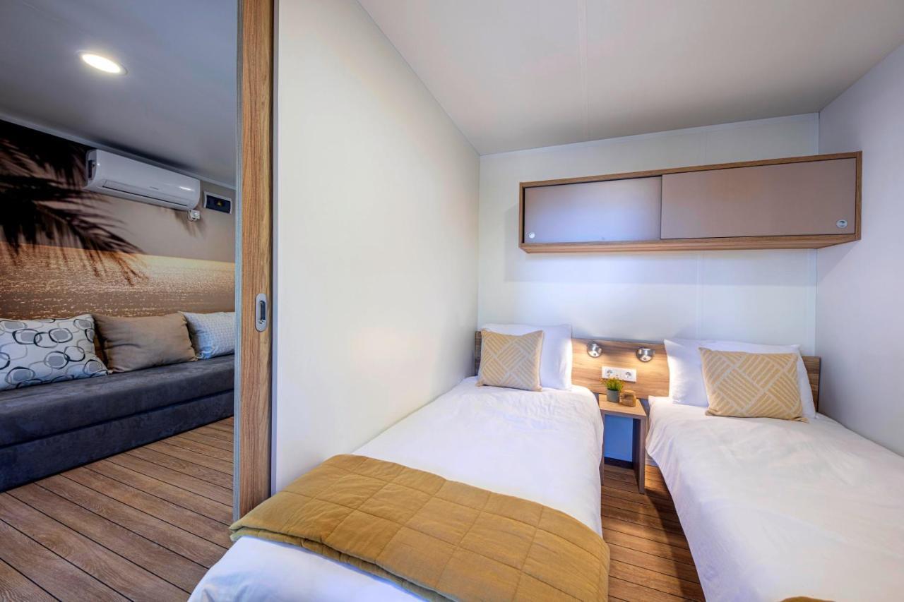Porton Mobile Home Rovinj Exterior photo